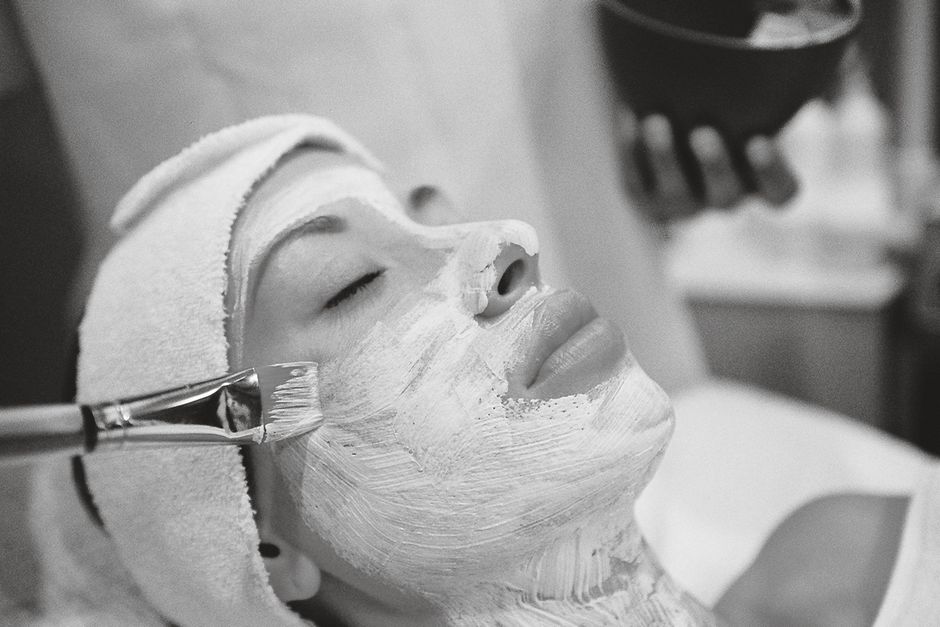 Tratament facial de lux în salonul Dare Beauty Center